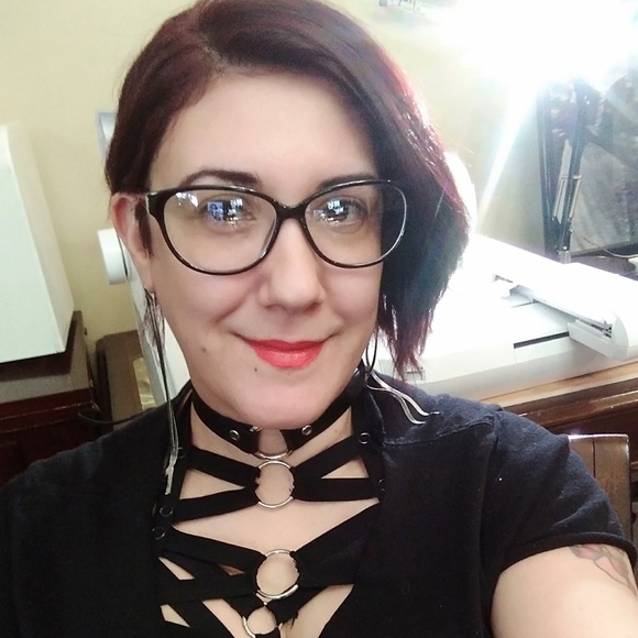 Meet your Posher, Vanessa - Picture 1 of 1